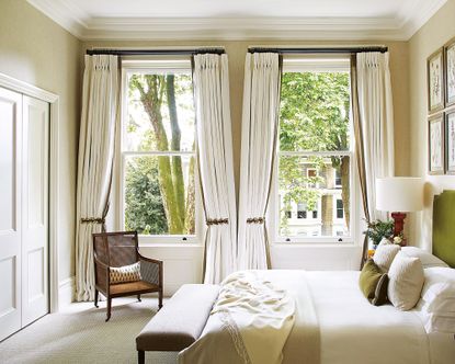 All About Egyptian Silk Sheets: Luxury Meets Comfort