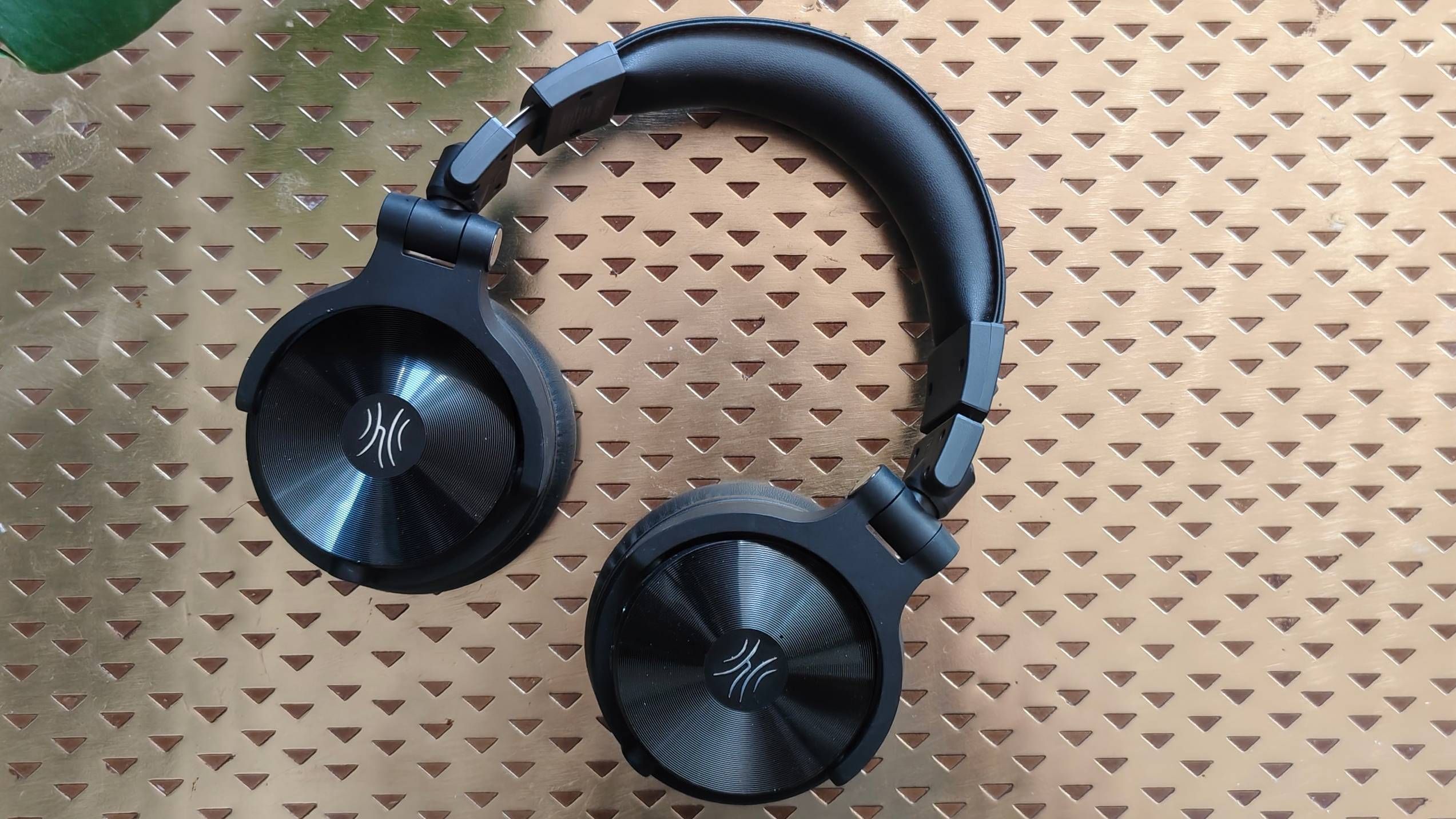 techradar.com - Tom Bedford - I reviewed OneOdio's new wireless DJ cans and despite the huge caveats, I'll use them for making music every day - just like their predecessors
