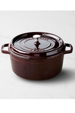 Dutch oven in red