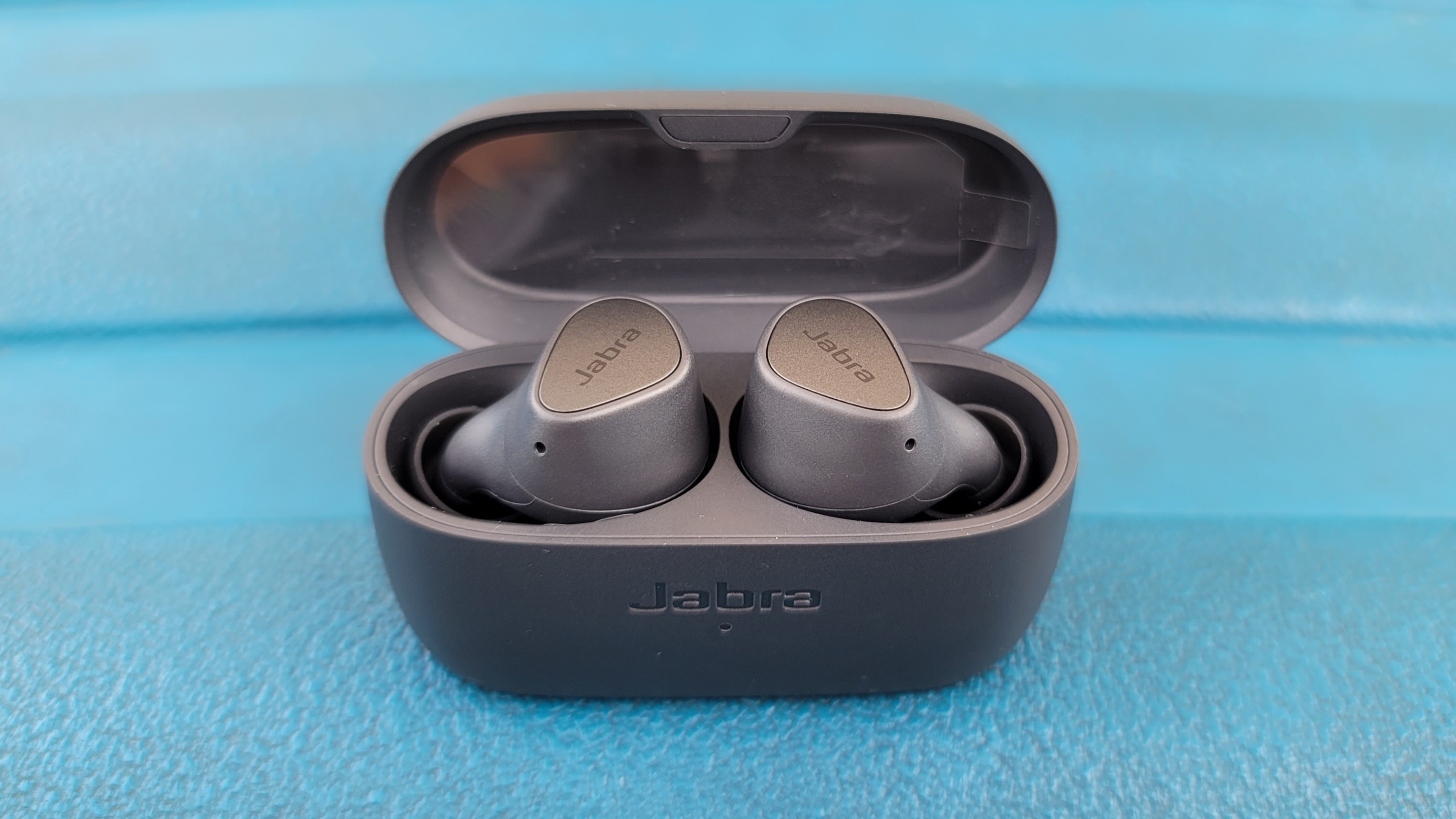 best cheap wireless earbuds: Jabra Elite 3