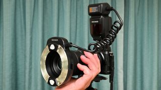 Neewer RF1 Macro Ring Flash product shot