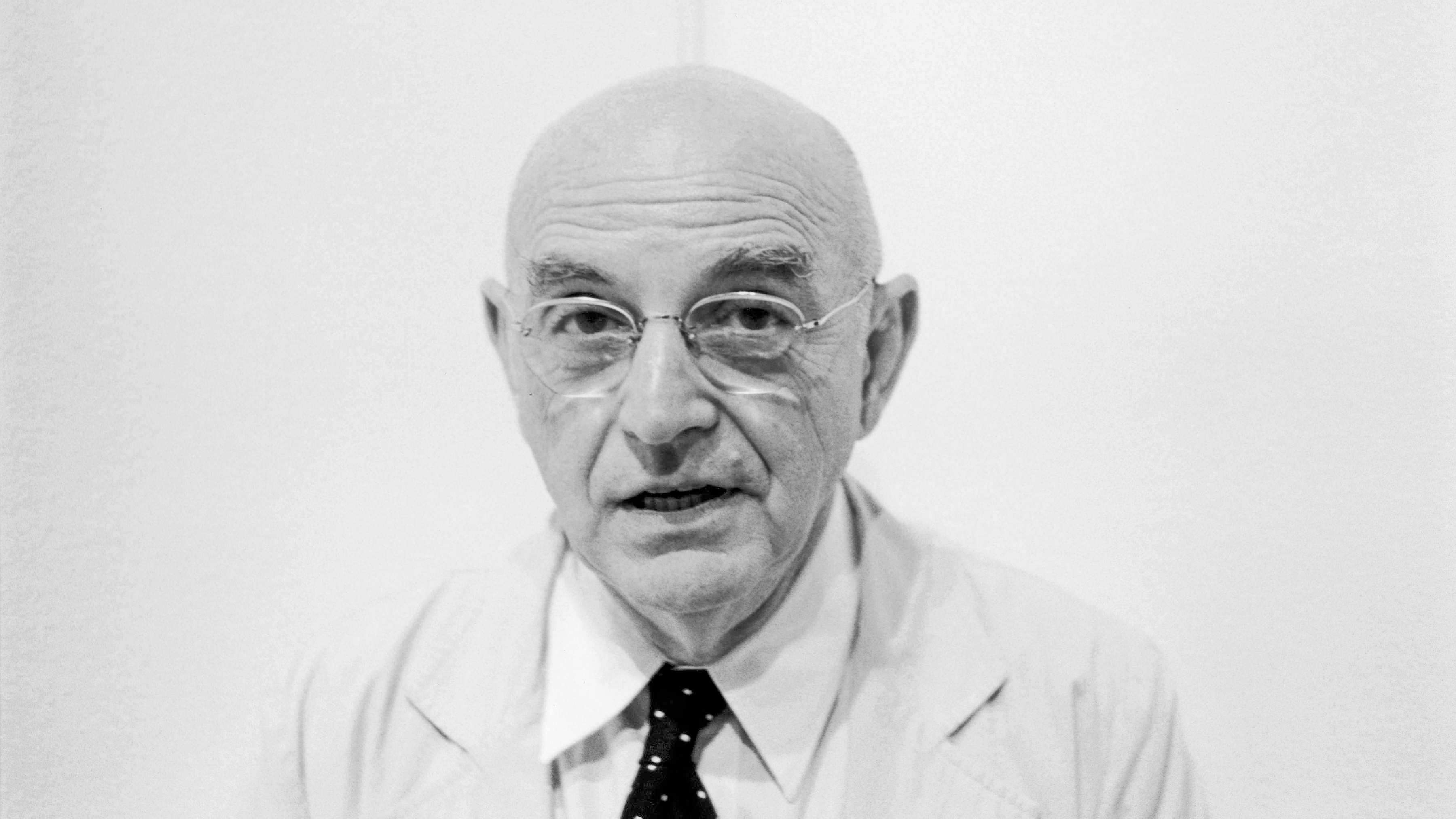 Duane Michals in 1992. (Photo by Marc GANTIER/Gamma-Rapho via Getty Images)