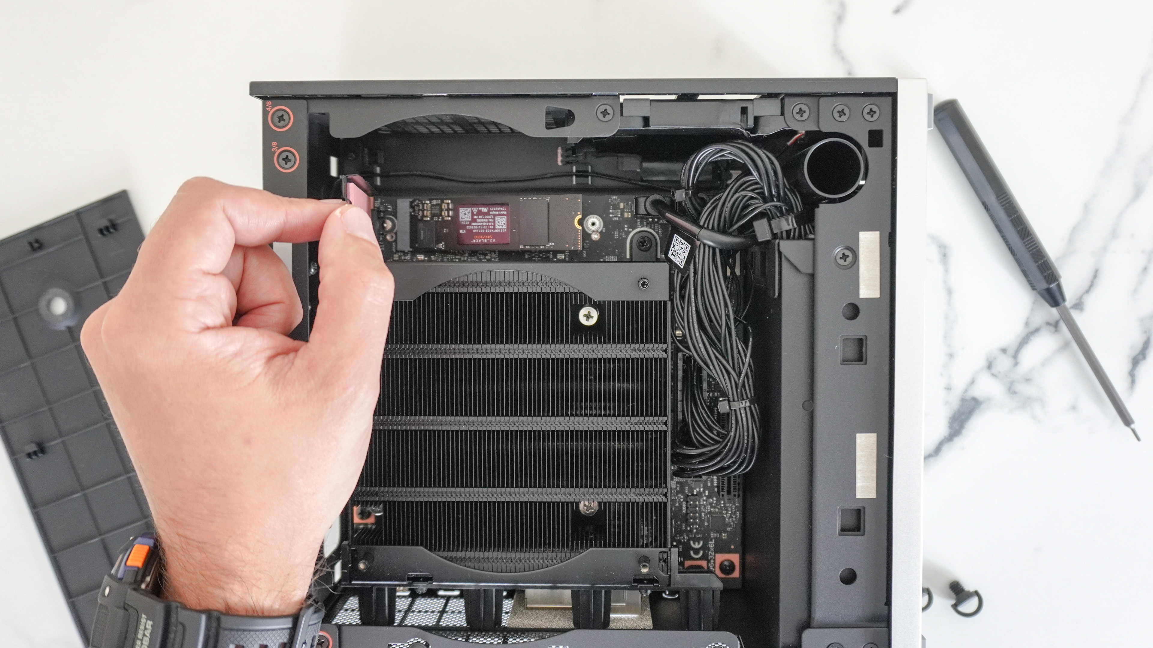 Installing an M.2 SSD in the Framework Desktop