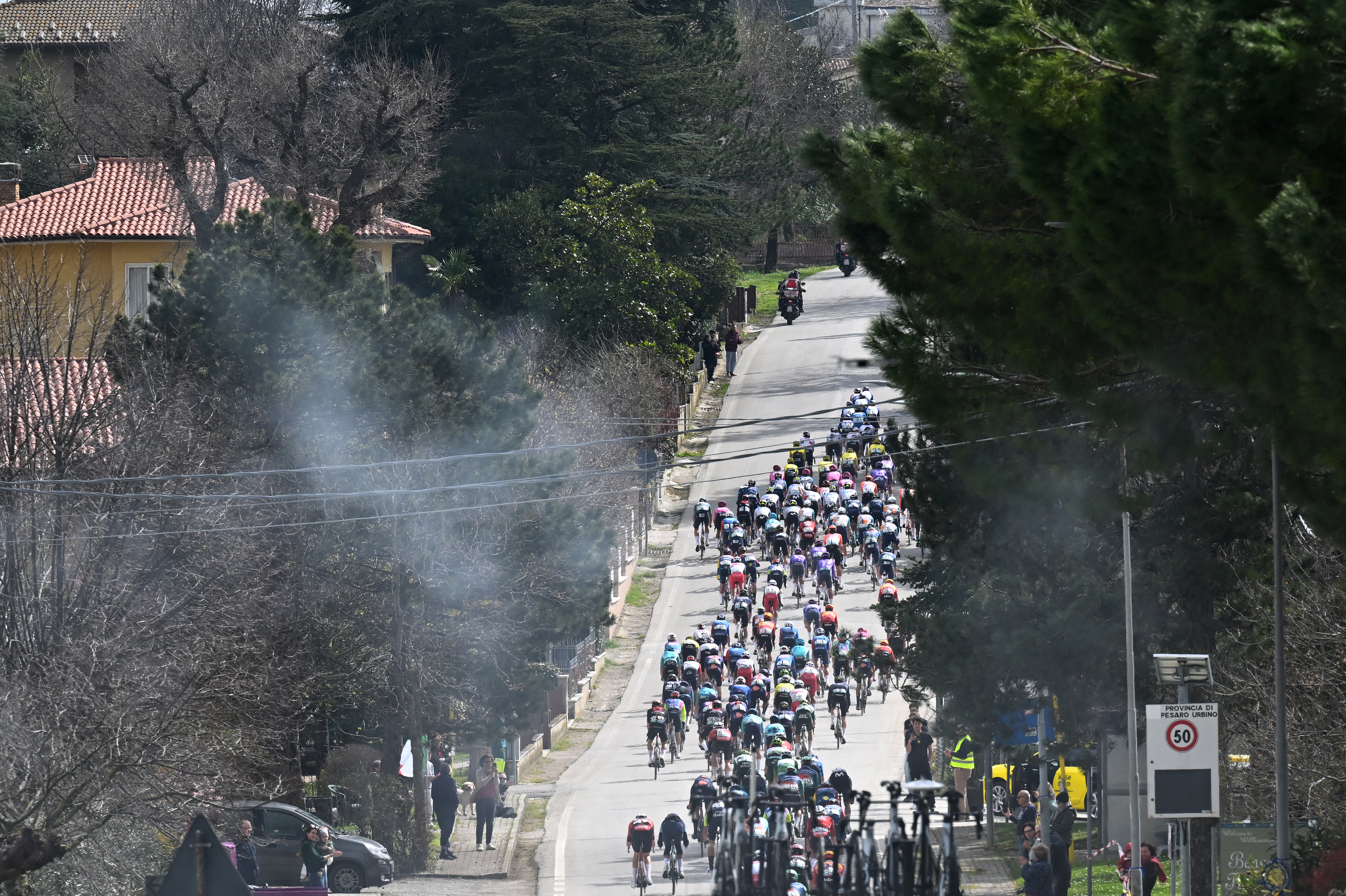 Tirreno-Adriatico stage 5 LIVE - Large break gets away after intense battle in first hour of racing