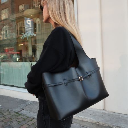 affordable-handbag-brands-292874-1619167727136-square