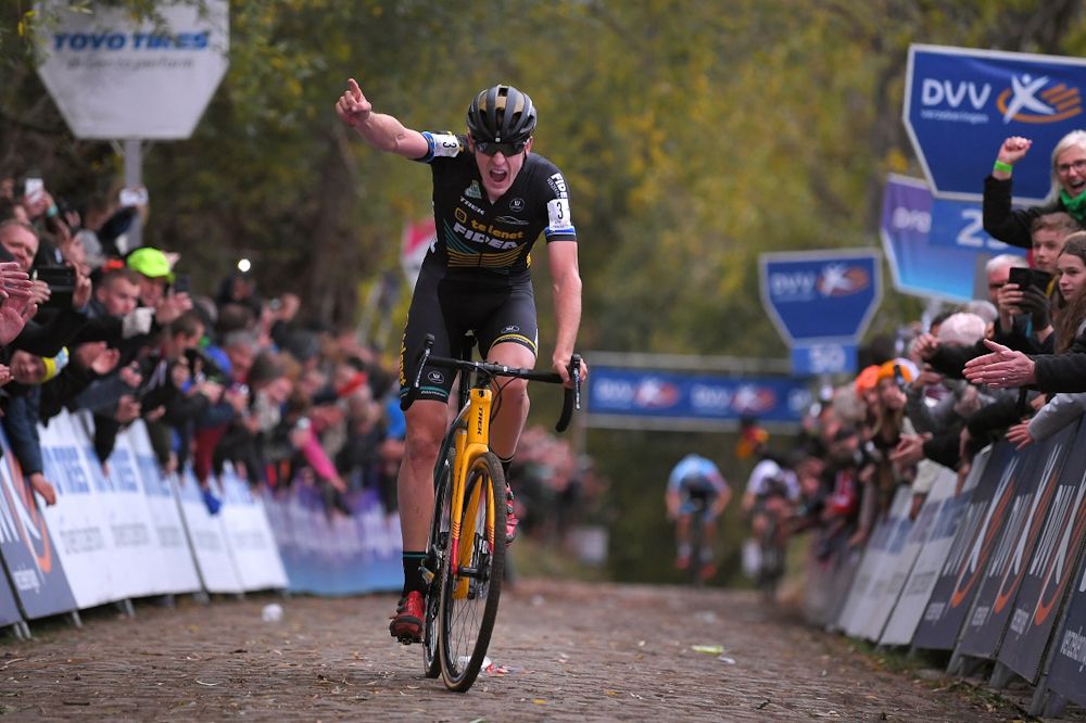 Toon Aerts celebrates his win at Koppenbergcross