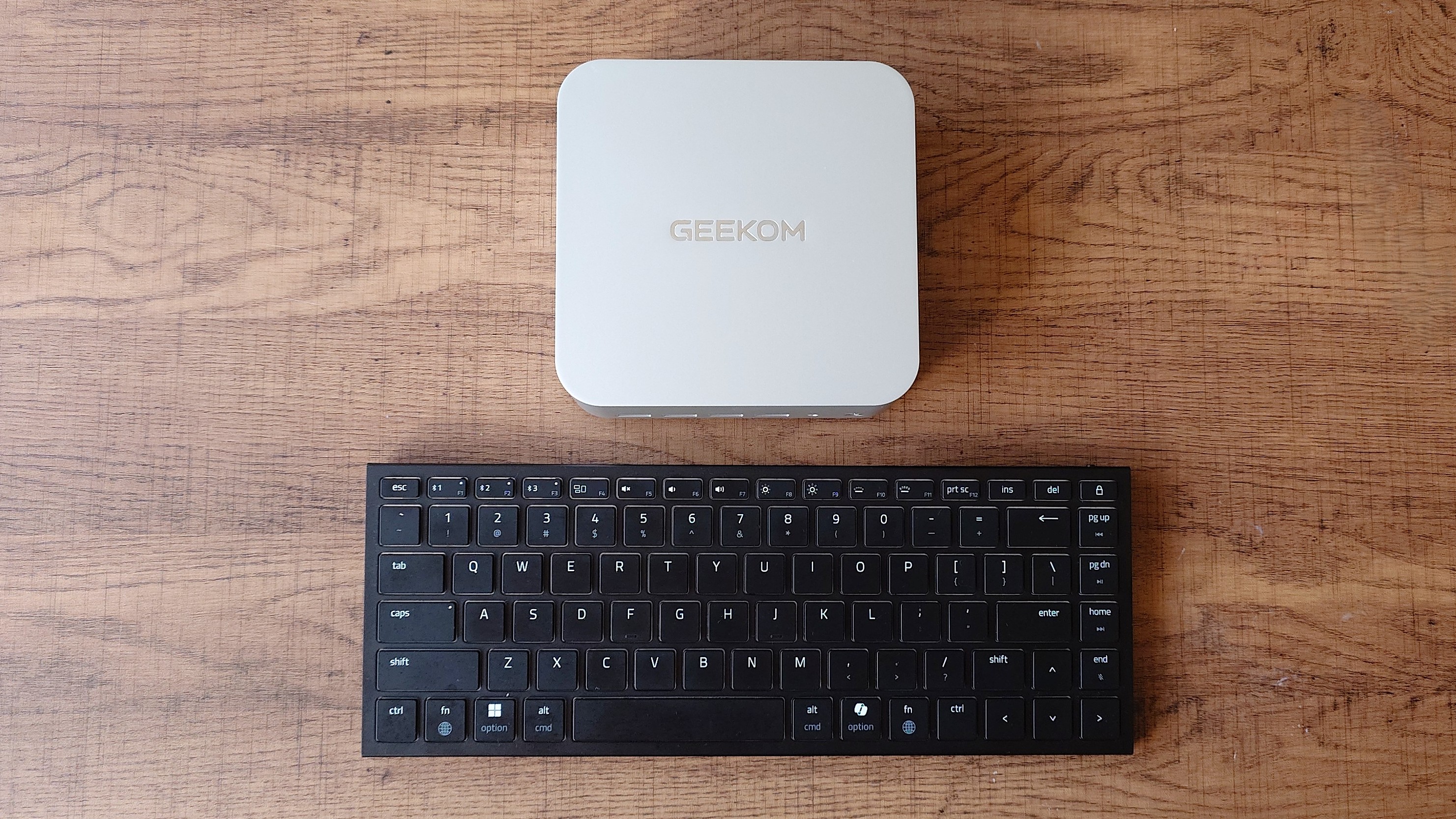 Geekom A9 Max mini PC with the Razer Joro keyboard.