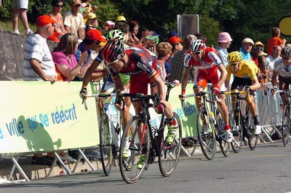 Cadel Evans (BMC) approaches the finish line at the head of the yellow jersey group.