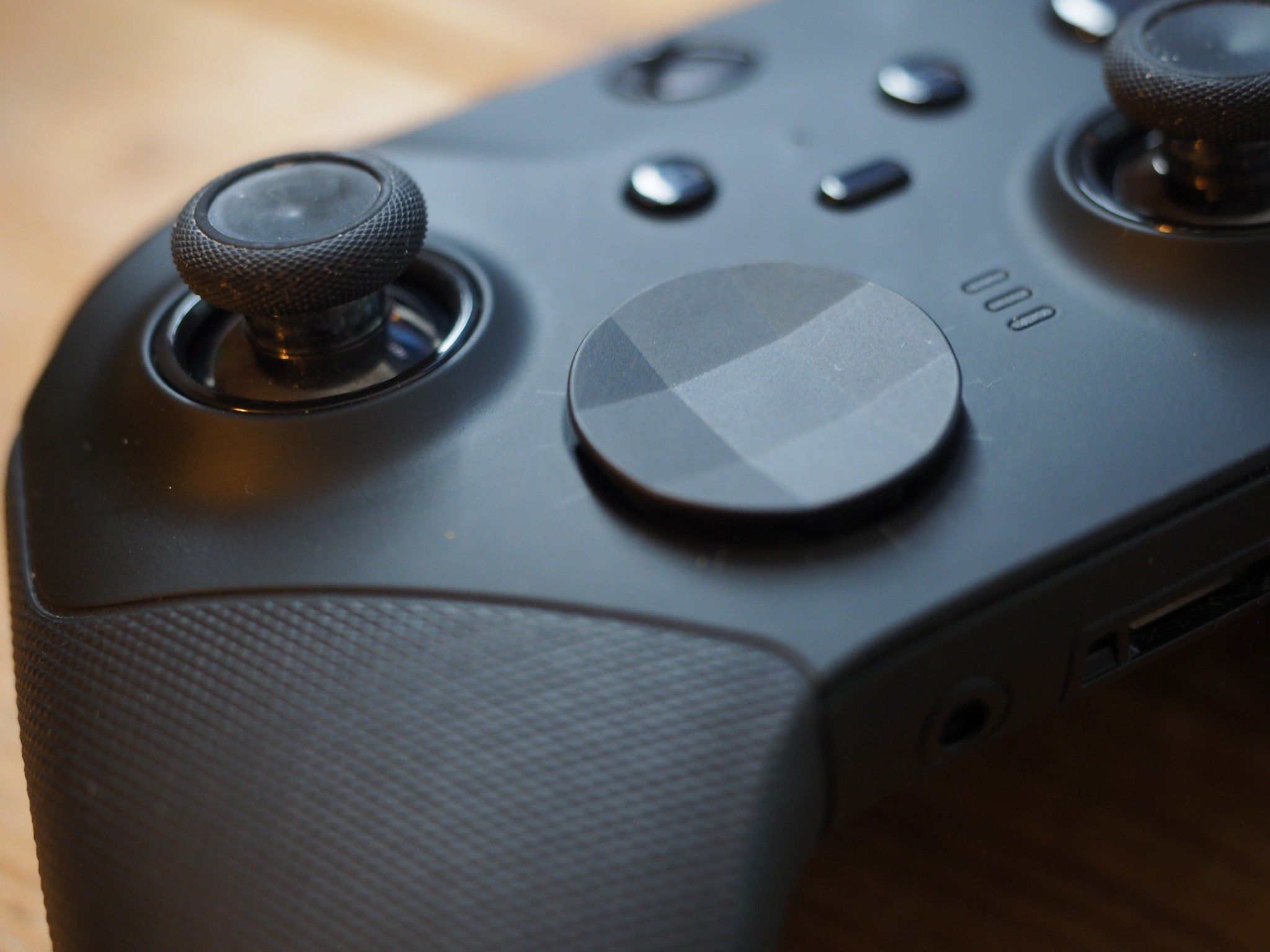 Xbox's Elite Series 2 controller is having a 20% discount. | Windows ...