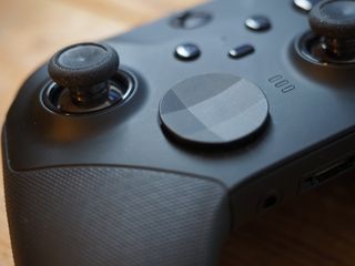 Xbox elite controller switches on online back