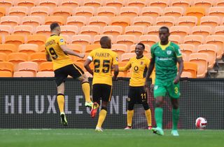 Khama Billiat of Kaizer Chiefs celebrates his goal with teammates