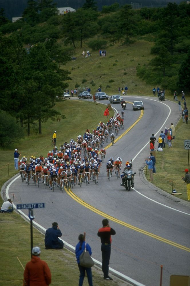 The Peleton climbs during the 1986 World Cycling Championships