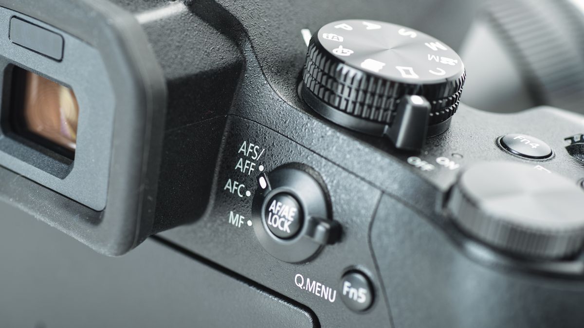Panasonic Lumix DMC-FZ2000