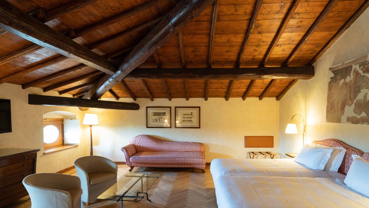 QC Villa Arzaga Garda Bedroom