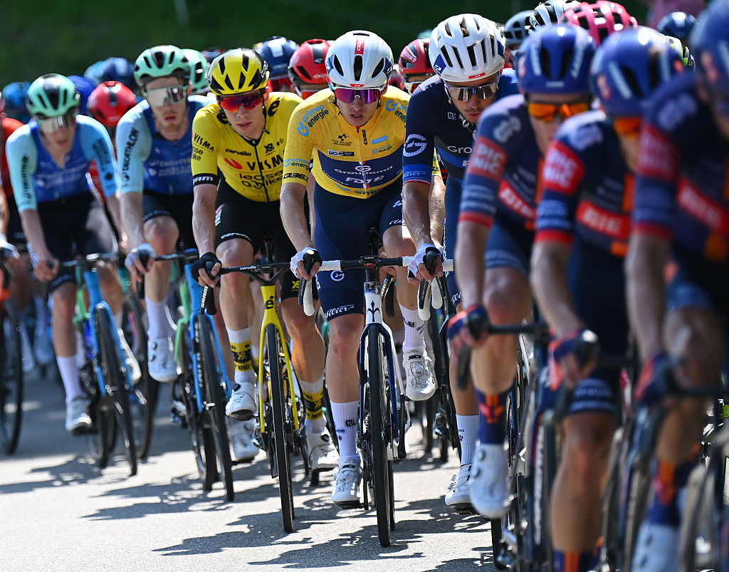 The peloton during stage 3