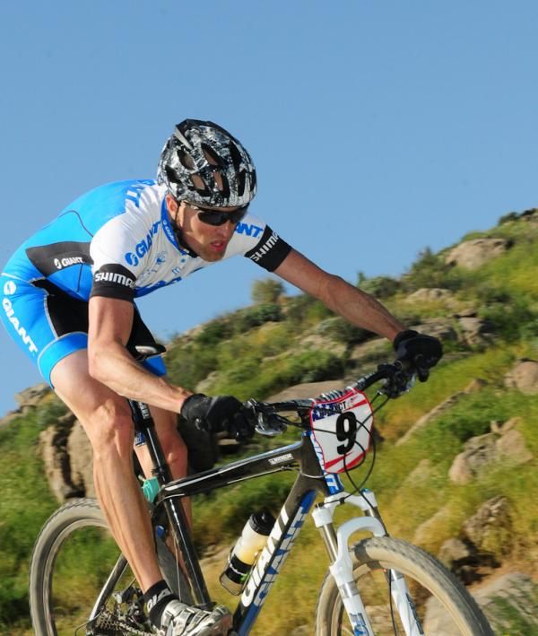 Carl Decker (Team Giant) loves to descend like a mad man.