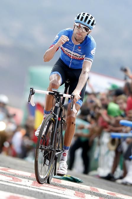 Ryder Hesjedal (Garmin-Sharp) wins on La Camperona