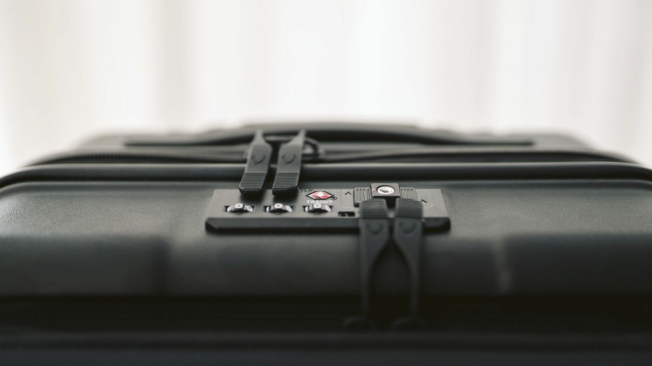 Antler Clifton Cabin Pocket hardshell suitcase review T3