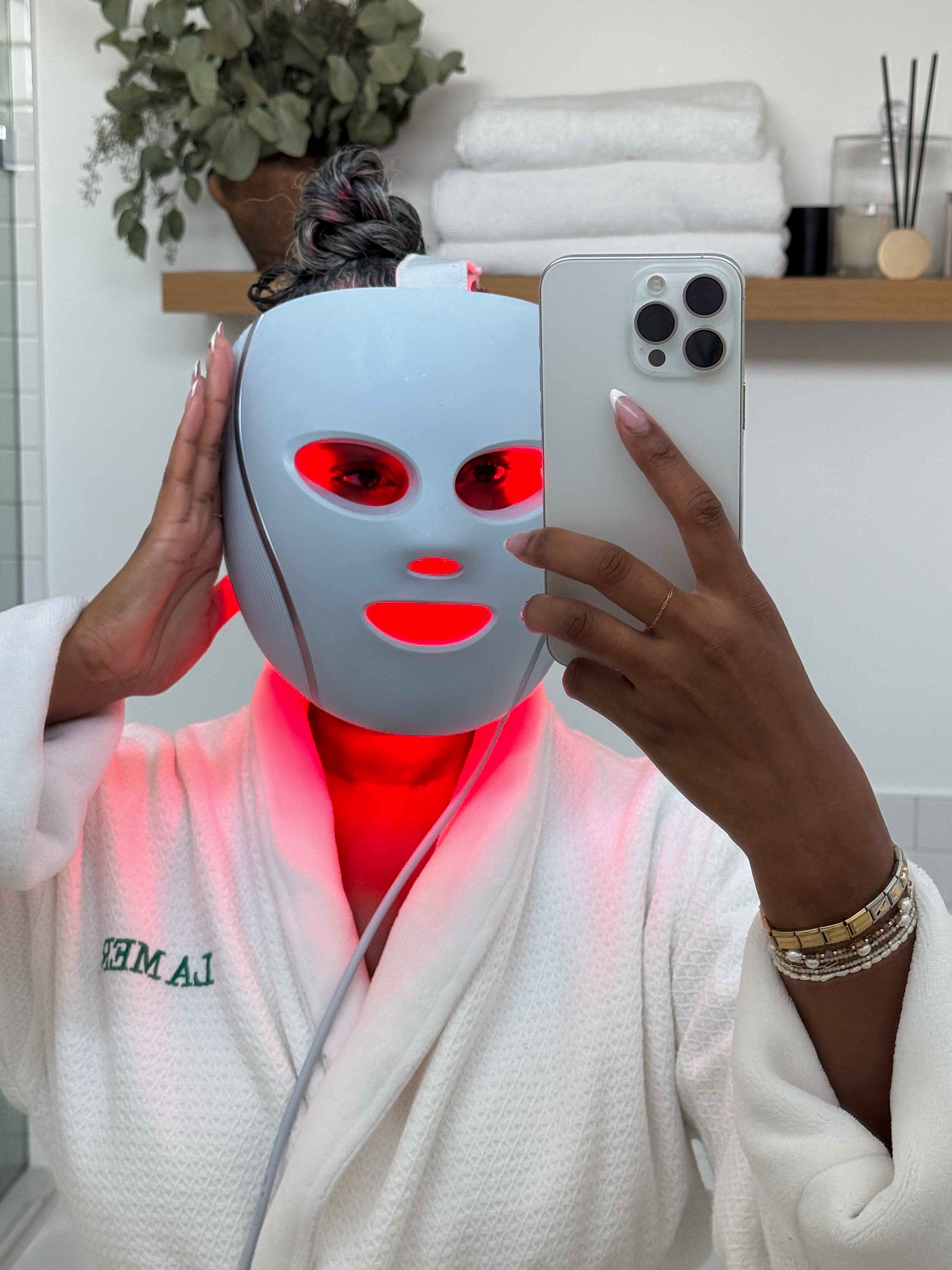 Tennille Jenkins using Shark LED and Cryo Face Mask.