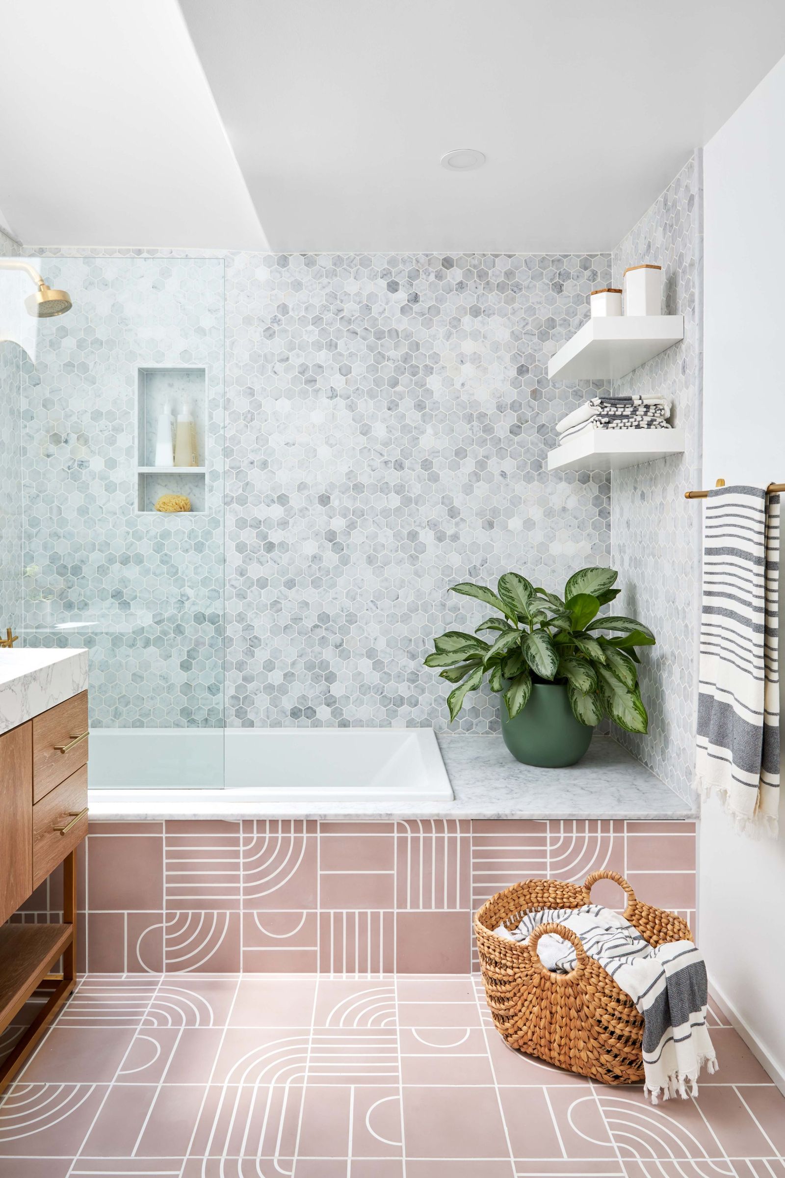 Family bathroom ideas: 20 practical but pretty family bathrooms | Homes ...