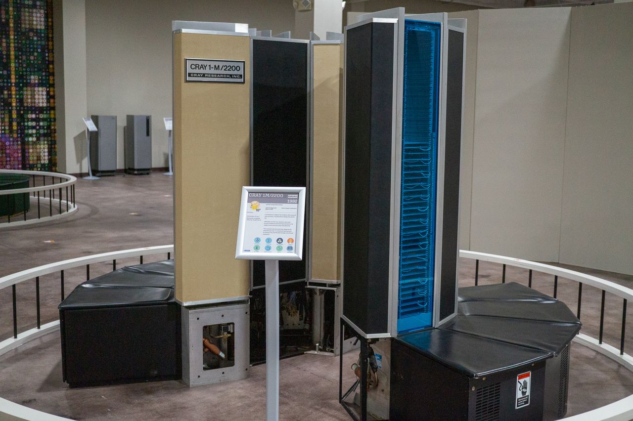 Cray-1 (1975)