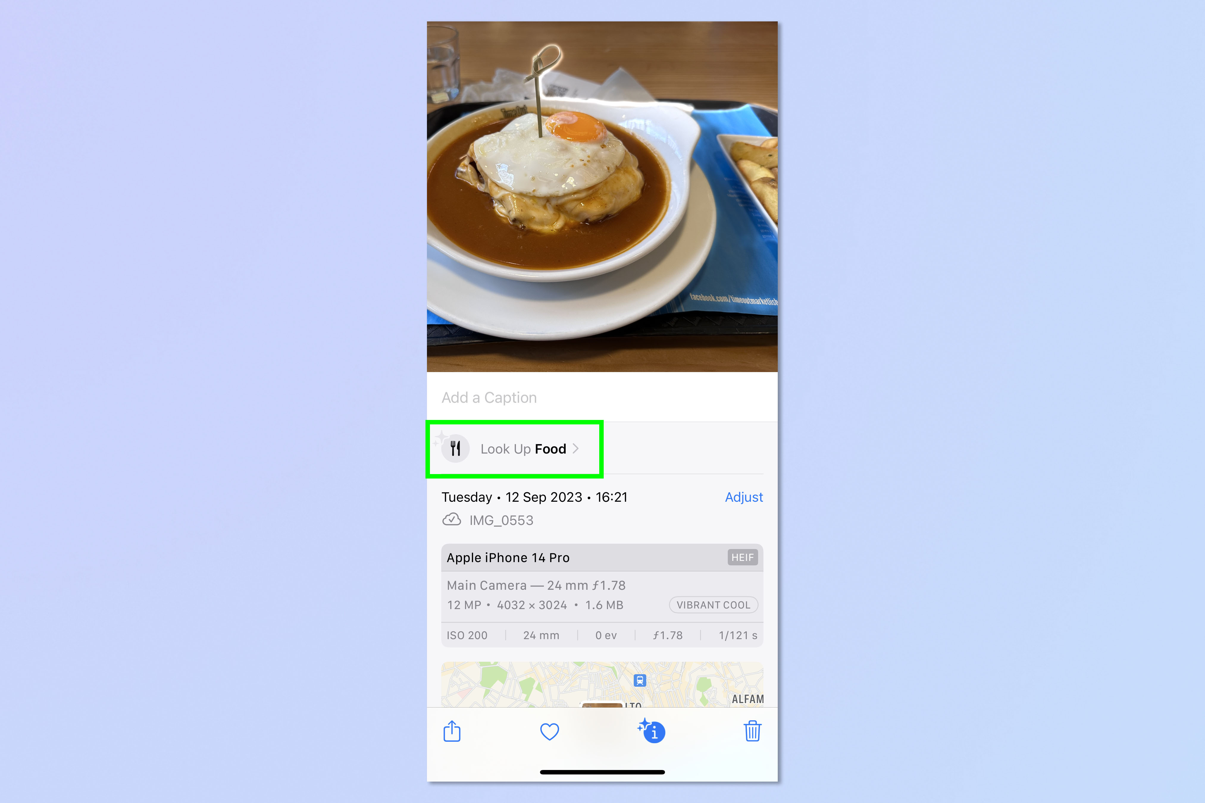 Скриншот, показывающий, как идентифицировать еду на iPhone с помощью визуального поиска.