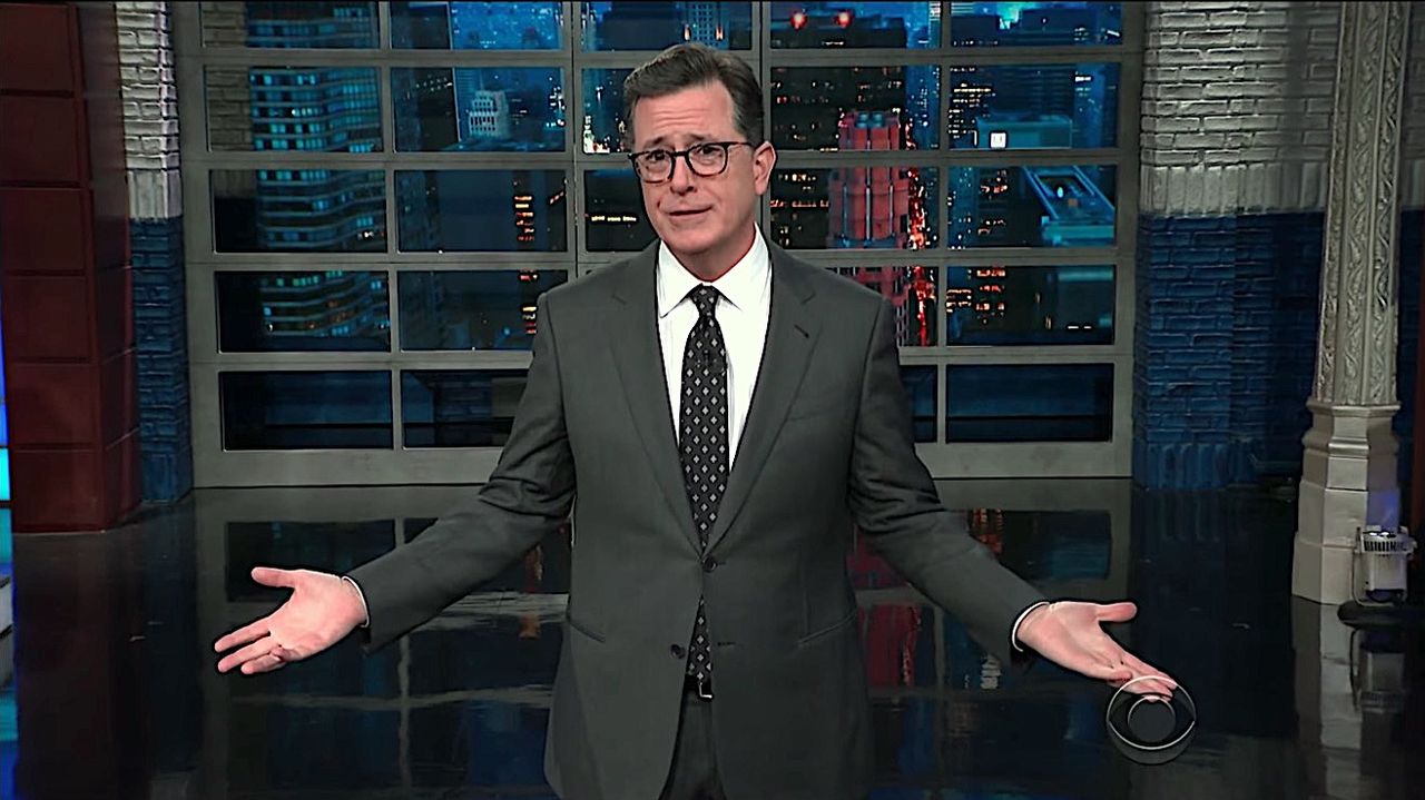 Stephen Colbert defends Trump from &amp;quot;girthers&amp;quot;