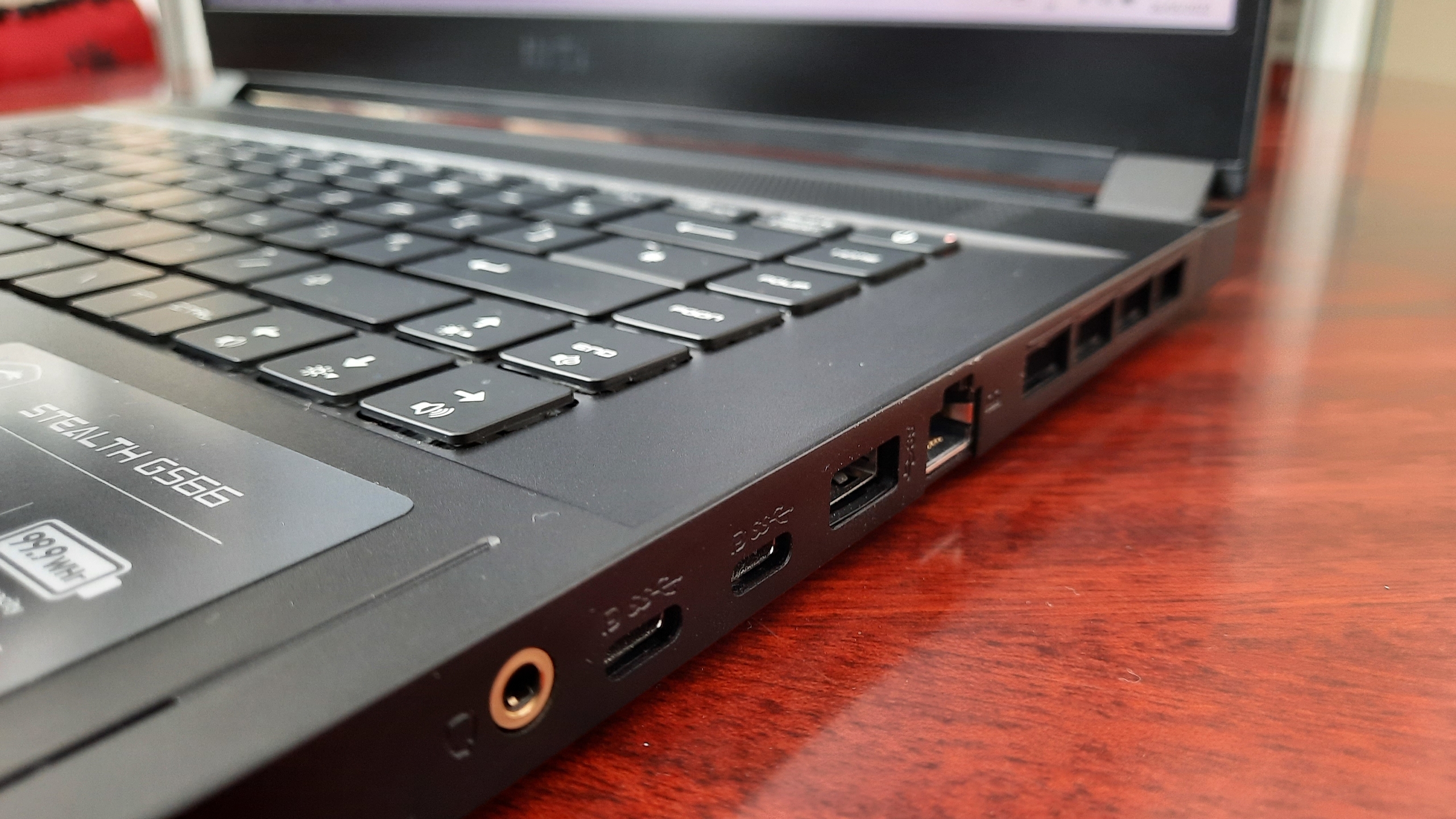 The ports located on the right-hand side of the MSI Stealth GS66 12UGS