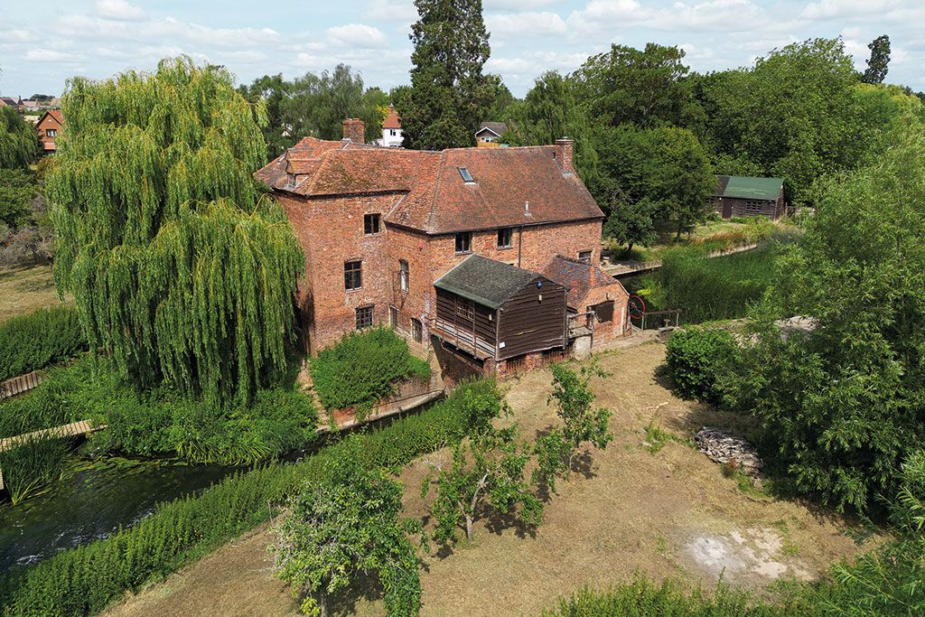 Houses for sale for around &pound;1m: Fladbury Mill, Fladbury, Pershore, Worcestershire