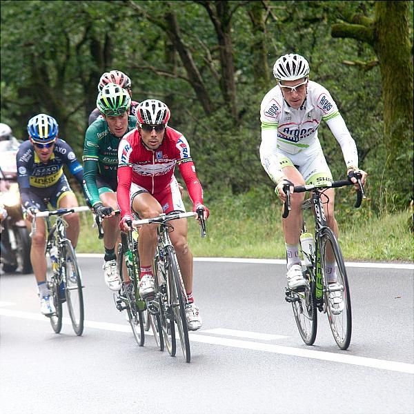 Matthieu Sprick (Argos-Shimano) leads Oscar Freire (Katusha) and Alexandre Pichot (Europcar).