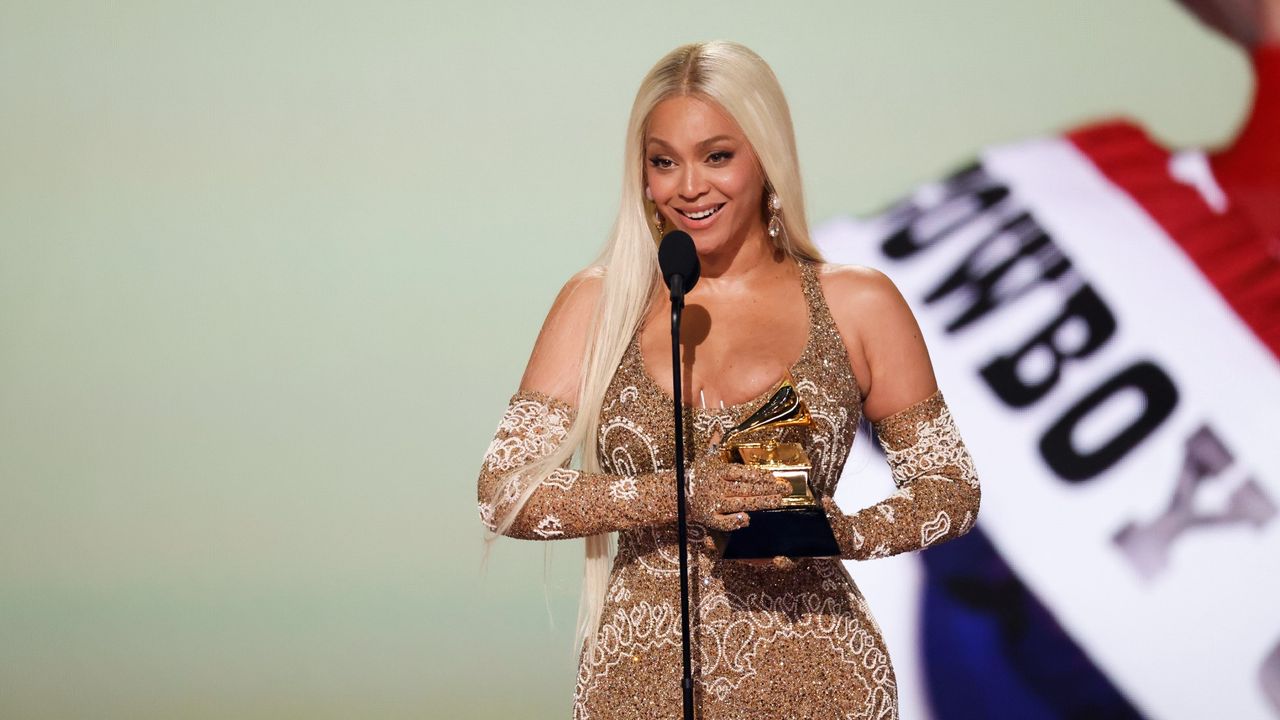 Beyoncé winning Best Country Album at the 67th Grammy Awards