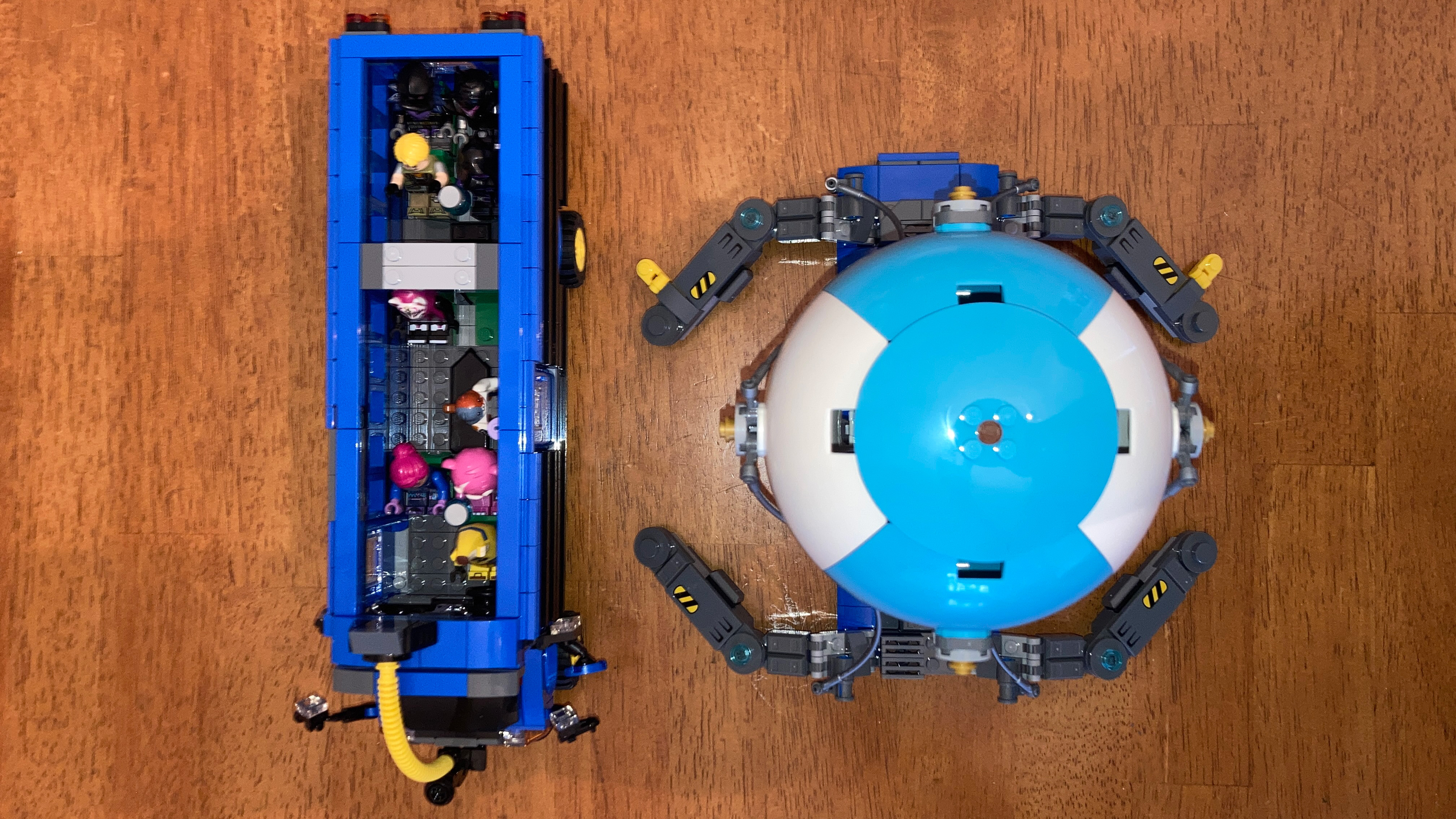 Top view of the roof removed from the Lego Fortnite Battle Bus (77073)