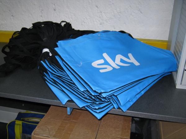 Even the Team Sky musette are blue