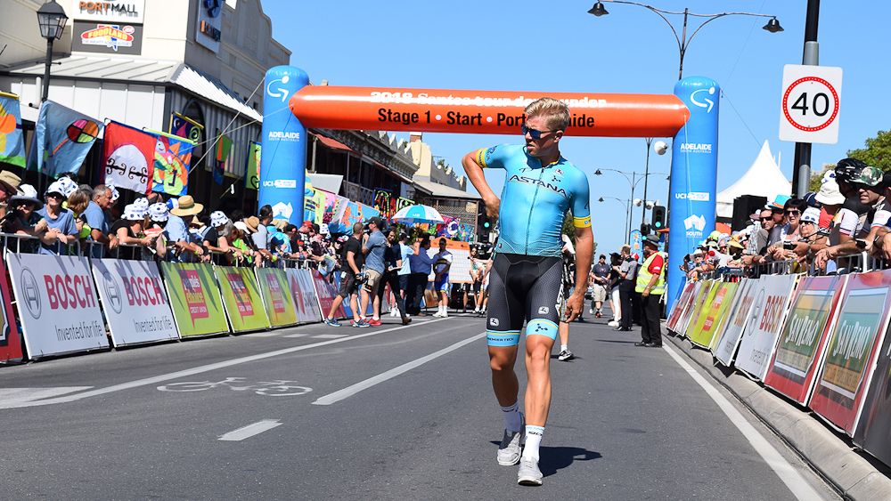 Astana lose the blue to black fade of 2017 a block colour change between the jersey and shorts, keeping the national colours of Kazakhstan as the main jersey feature