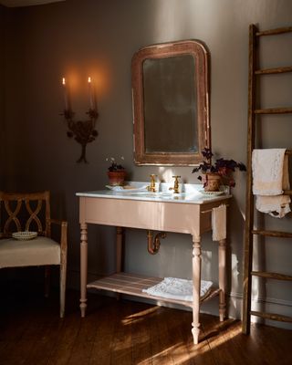 Bathroom with wooden vintage-style washstand