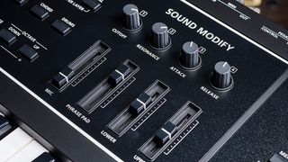 Roland Juno-D7