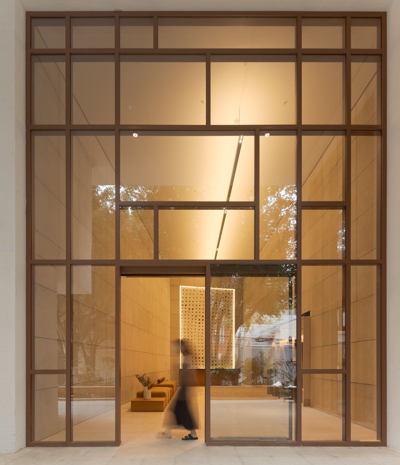 Lobby space in the Valente building, S&atilde;o Paulo