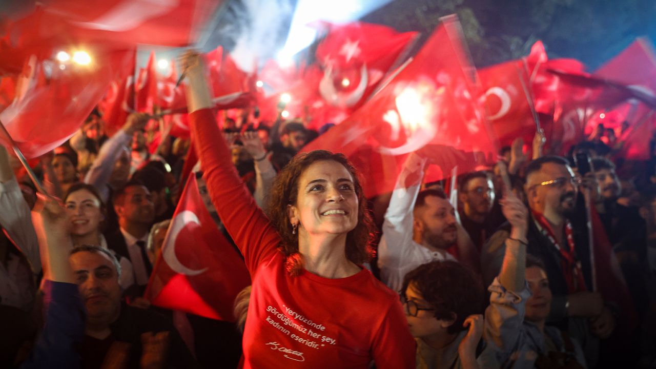 Ozan Guzelce / dia images via Getty Images