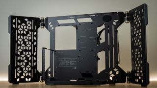 Cooler Master MasterFrame 700