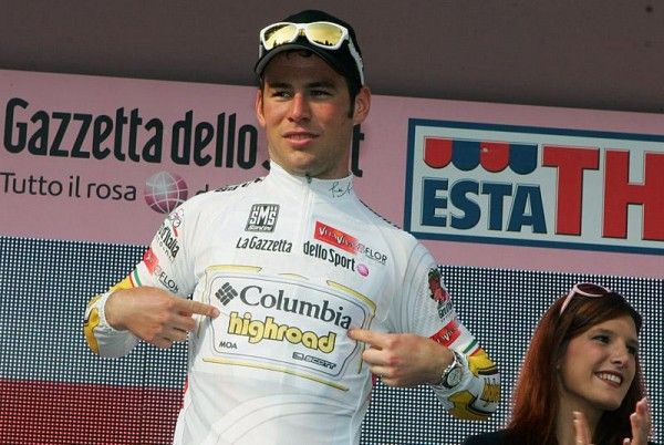 Mark Cavendish in the white jersey for leading the young rider's classification.Mark Cavendish in the white jersey for leading the young rider's classification.