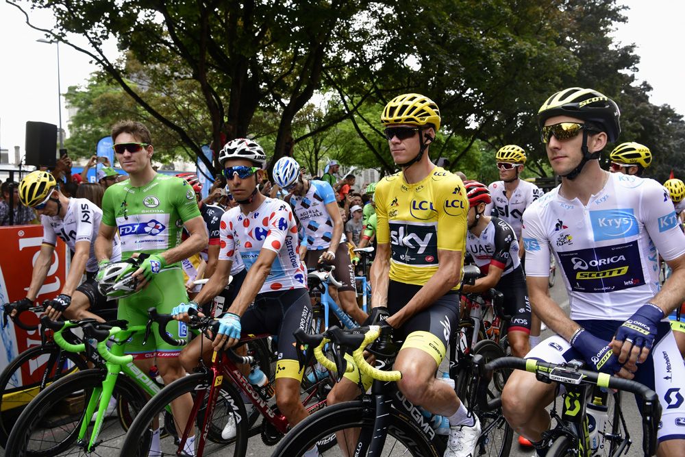 The four jersey wearers line-up for the start