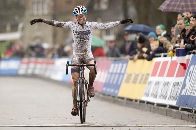 Katie Compton wins the Namur World Cup