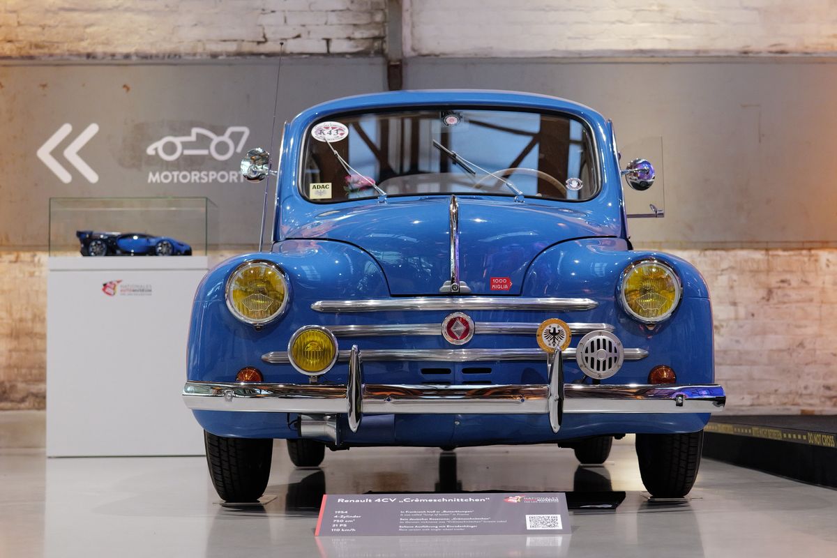 A sample photo of a car taken on the Leica SL3 camera