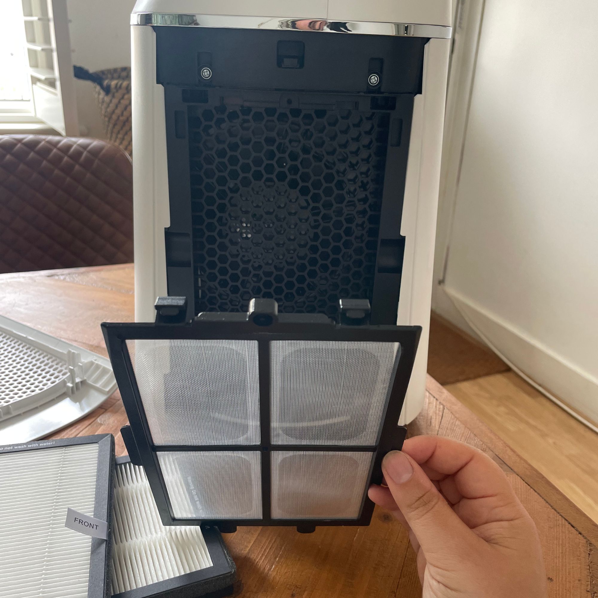 Removing the filter panel of the Russell Hobbs RHBLDL12 Bladeless Tower Fan
