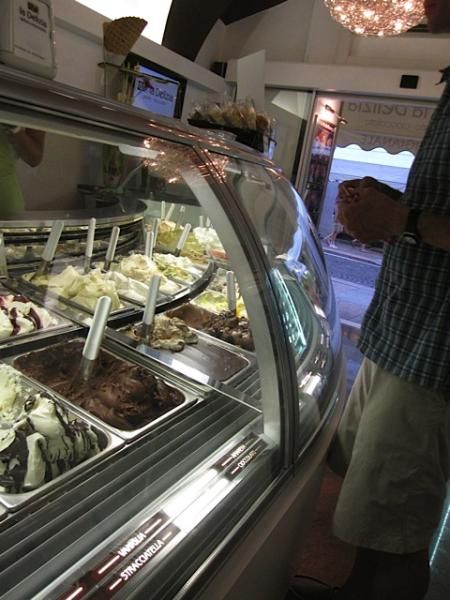 Dessert in Italy means one thing: Gelato!