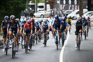 Vuelta a España stage 11 Live - Large breakaway battle for the win in Galicia