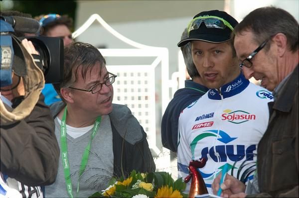Grand Prix de Wallonie winner Julien Simon (Saur-Sojasun) speaks to the press at the finish.