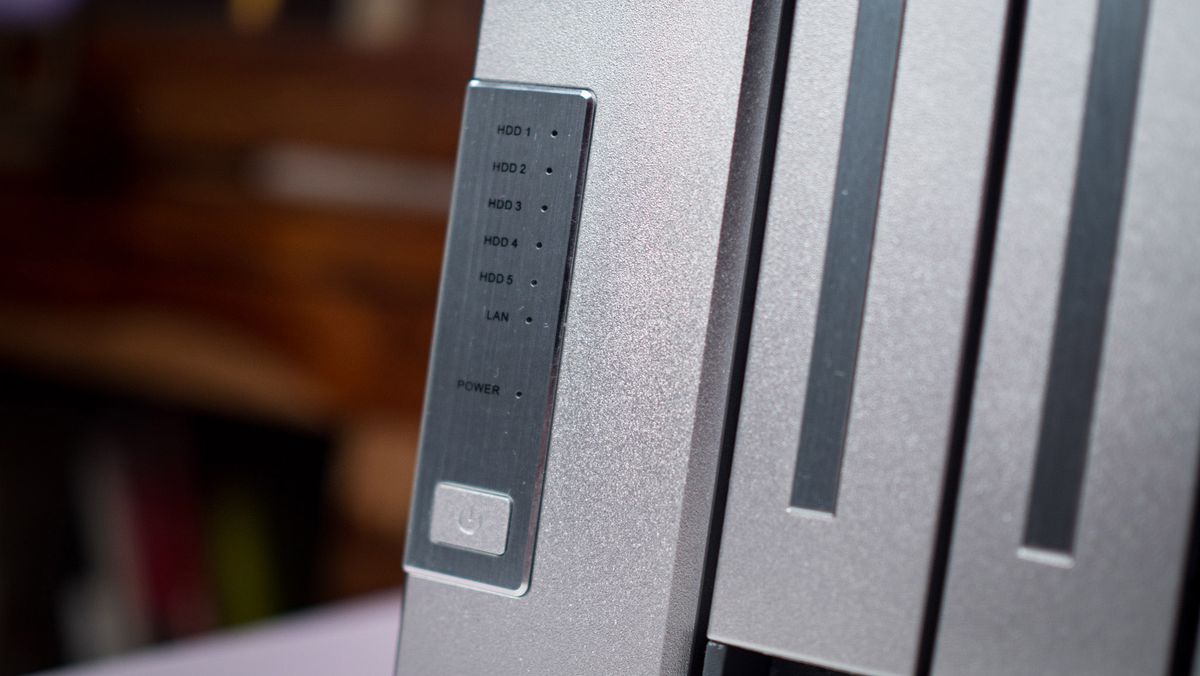 TerraMaster F5-422 10GbE NAS review