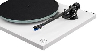 Belt drive and direct drive turntables: everything you need to know