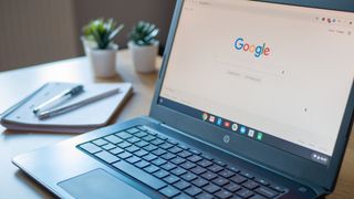 Google search engine on home page of HP chromebook